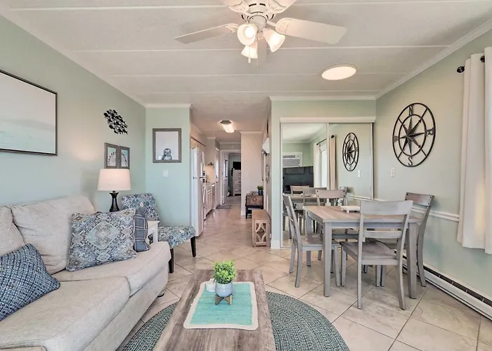 End-Unit Ocean City Condo With Panoramic Views!